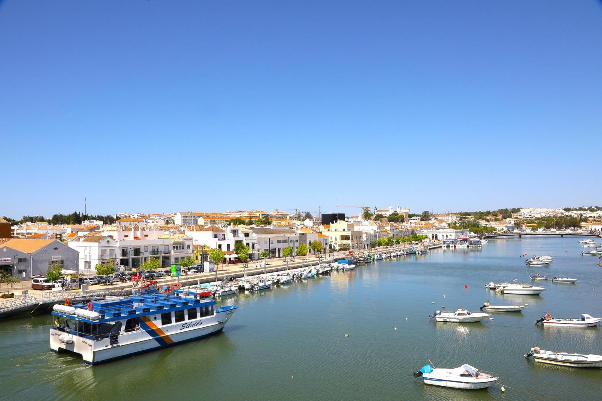 Villa Stylish Townhouse In Tavira Centre, Shared Pool Exterior foto
